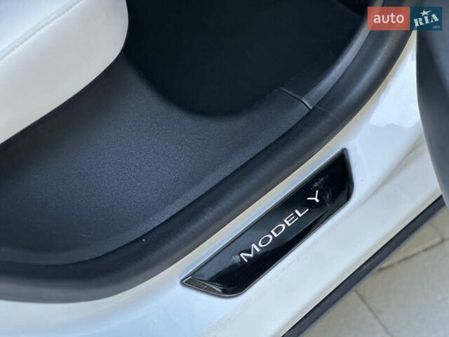 Белый Тесла Model Y, объемом двигателя 0 л и пробегом 118 тыс. км за 21700 $, фото 34 на Automoto.ua