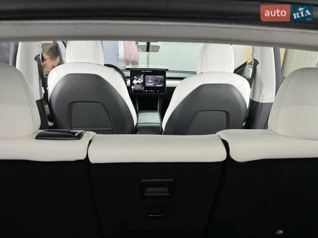 Белый Тесла Model Y, объемом двигателя 0 л и пробегом 120 тыс. км за 20500 $, фото 21 на Automoto.ua