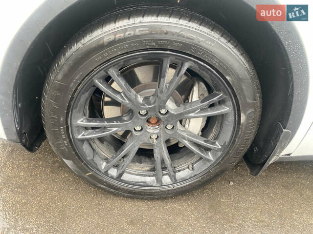 Білий Тесла Model Y, об'ємом двигуна 0 л та пробігом 70 тис. км за 24500 $, фото 34 на Automoto.ua