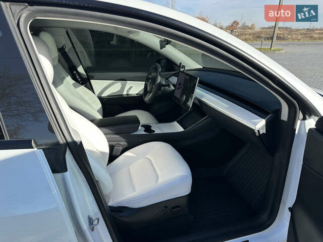 Белый Тесла Model Y, объемом двигателя 0 л и пробегом 85 тыс. км за 22900 $, фото 15 на Automoto.ua