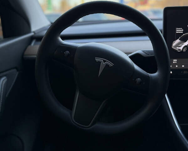 Білий Тесла Model Y, об'ємом двигуна 0 л та пробігом 100 тис. км за 21499 $, фото 26 на Automoto.ua