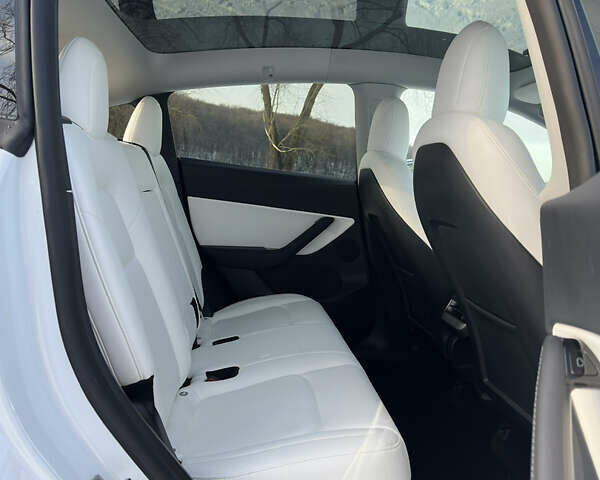 Белый Тесла Model Y, объемом двигателя 0 л и пробегом 40 тыс. км за 28500 $, фото 11 на Automoto.ua