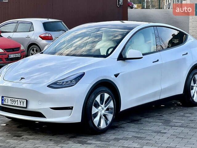 Белый Тесла Model Y, объемом двигателя 0 л и пробегом 57 тыс. км за 28500 $, фото 3 на Automoto.ua