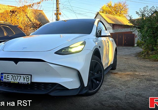 Белый Тесла Model Y, объемом двигателя 0 л и пробегом 67 тыс. км за 26500 $, фото 2 на Automoto.ua