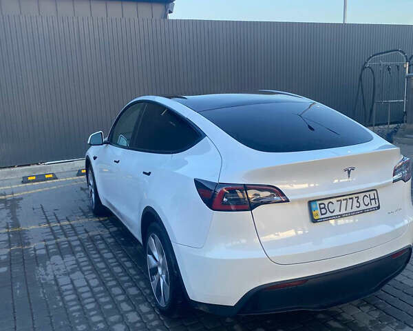 Белый Тесла Model Y, объемом двигателя 0 л и пробегом 50 тыс. км за 25500 $, фото 3 на Automoto.ua