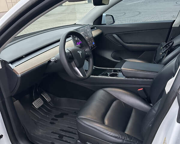 Белый Тесла Model Y, объемом двигателя 0 л и пробегом 85 тыс. км за 22000 $, фото 15 на Automoto.ua