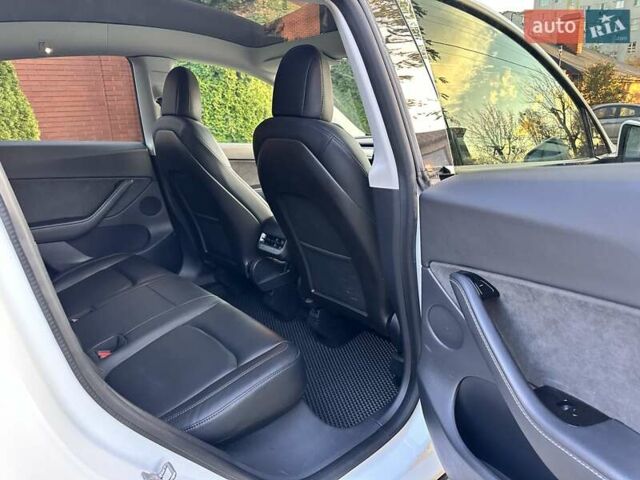 Белый Тесла Model Y, объемом двигателя 0 л и пробегом 110 тыс. км за 21700 $, фото 18 на Automoto.ua