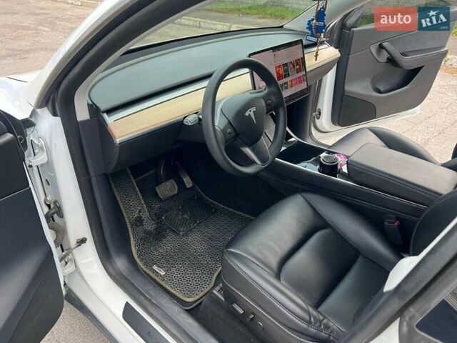 Білий Тесла Model Y, об'ємом двигуна 0 л та пробігом 67 тис. км за 25000 $, фото 8 на Automoto.ua