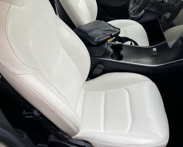 Білий Тесла Model Y, об'ємом двигуна 0 л та пробігом 21 тис. км за 19000 $, фото 57 на Automoto.ua