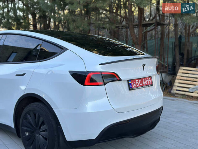 Белый Тесла Model Y, объемом двигателя 0 л и пробегом 118 тыс. км за 21700 $, фото 52 на Automoto.ua