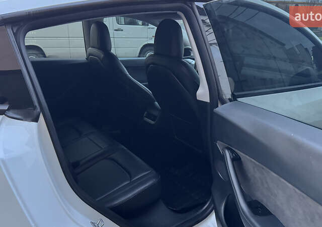 Білий Тесла Model Y, об'ємом двигуна 0 л та пробігом 187 тис. км за 18900 $, фото 30 на Automoto.ua