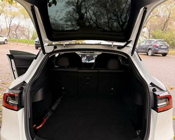 Белый Тесла Model Y, объемом двигателя 0 л и пробегом 28 тыс. км за 26300 $, фото 5 на Automoto.ua