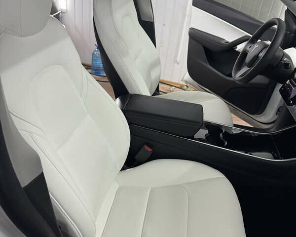 Белый Тесла Model Y, объемом двигателя 0 л и пробегом 120 тыс. км за 20500 $, фото 28 на Automoto.ua