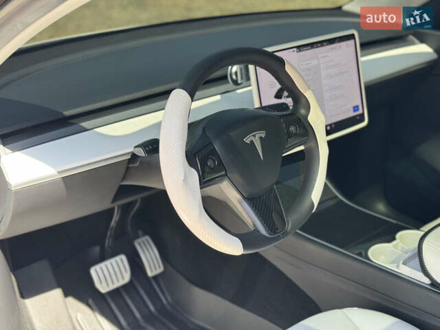 Белый Тесла Model Y, объемом двигателя 0 л и пробегом 84 тыс. км за 28000 $, фото 14 на Automoto.ua