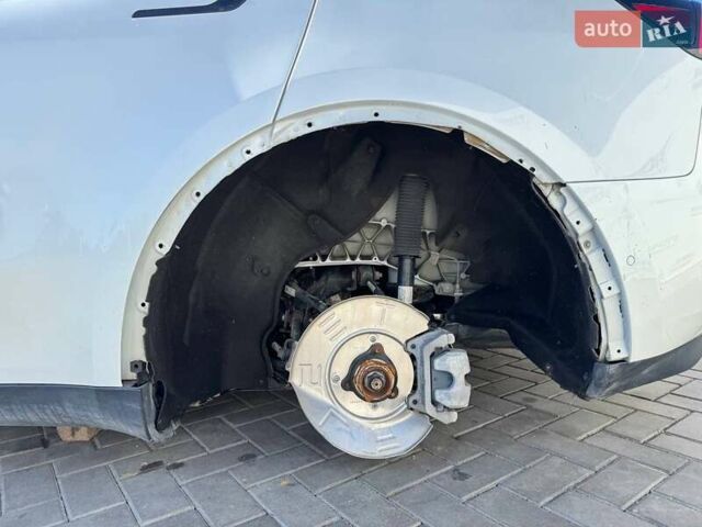 Білий Тесла Model Y, об'ємом двигуна 0 л та пробігом 123 тис. км за 15700 $, фото 15 на Automoto.ua