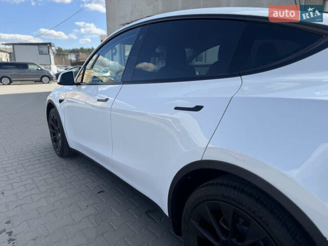 Белый Тесла Model Y, объемом двигателя 0 л и пробегом 108 тыс. км за 21300 $, фото 13 на Automoto.ua