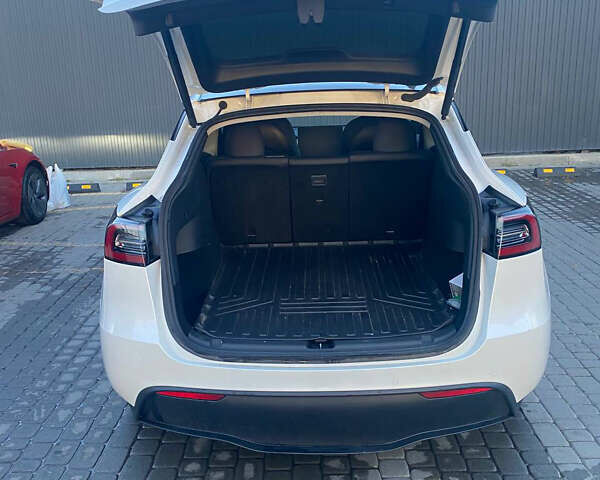 Белый Тесла Model Y, объемом двигателя 0 л и пробегом 50 тыс. км за 25500 $, фото 5 на Automoto.ua