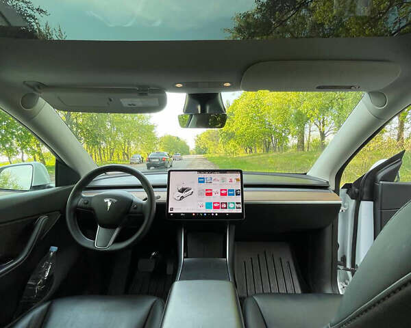 Білий Тесла Model Y, об'ємом двигуна 0 л та пробігом 80 тис. км за 32000 $, фото 5 на Automoto.ua