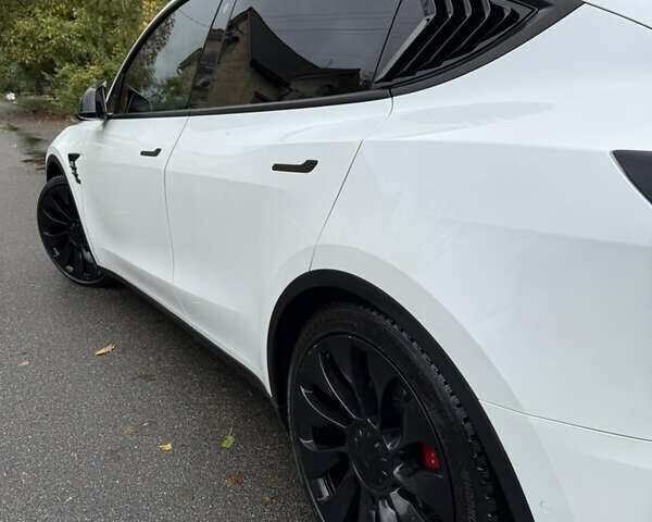 Белый Тесла Model Y, объемом двигателя 0 л и пробегом 62 тыс. км за 28500 $, фото 9 на Automoto.ua