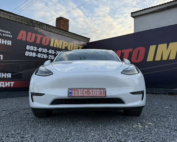 Білий Тесла Model Y, об'ємом двигуна 0 л та пробігом 100 тис. км за 21499 $, фото 32 на Automoto.ua