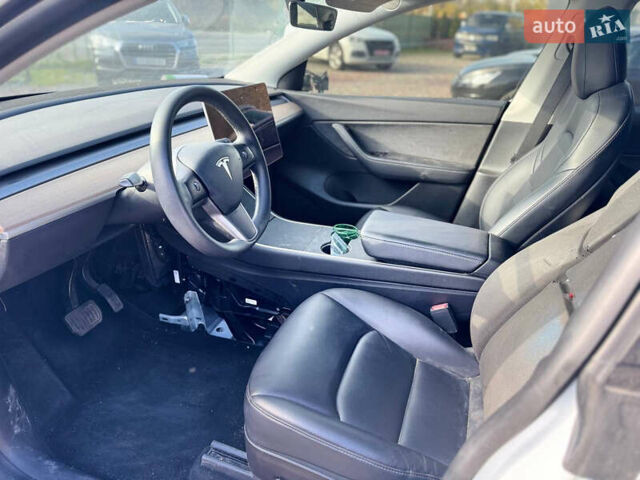 Білий Тесла Model Y, об'ємом двигуна 0 л та пробігом 70 тис. км за 14300 $, фото 7 на Automoto.ua
