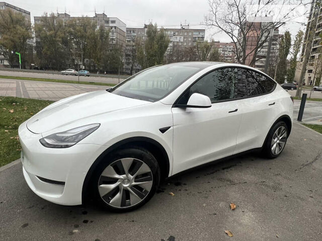 Белый Тесла Model Y, объемом двигателя 0 л и пробегом 36 тыс. км за 29500 $, фото 3 на Automoto.ua