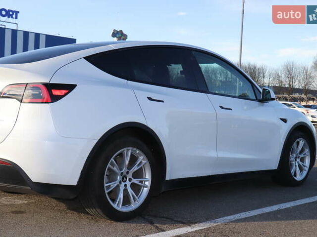 Белый Тесла Model Y, объемом двигателя 0 л и пробегом 162 тыс. км за 22500 $, фото 36 на Automoto.ua