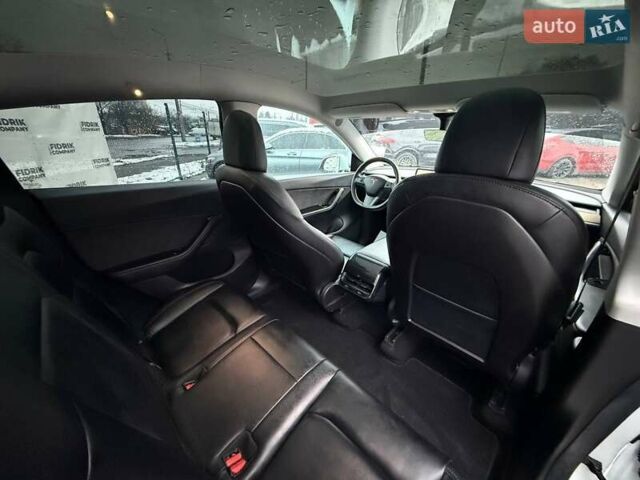 Белый Тесла Model Y, объемом двигателя 0 л и пробегом 142 тыс. км за 18800 $, фото 13 на Automoto.ua