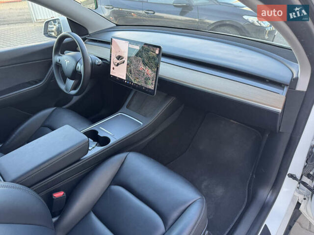 Белый Тесла Model Y, объемом двигателя 0 л и пробегом 110 тыс. км за 21500 $, фото 26 на Automoto.ua
