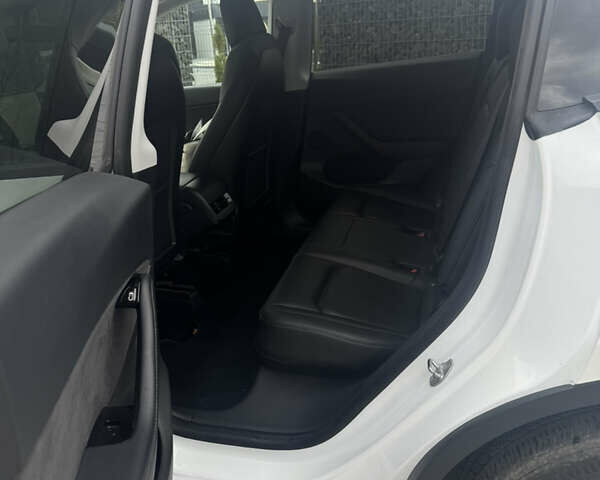 Белый Тесла Model Y, объемом двигателя 0 л и пробегом 50 тыс. км за 25500 $, фото 11 на Automoto.ua
