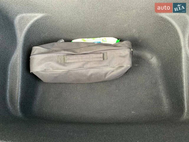 Белый Тесла Model Y, объемом двигателя 0 л и пробегом 35 тыс. км за 26500 $, фото 35 на Automoto.ua