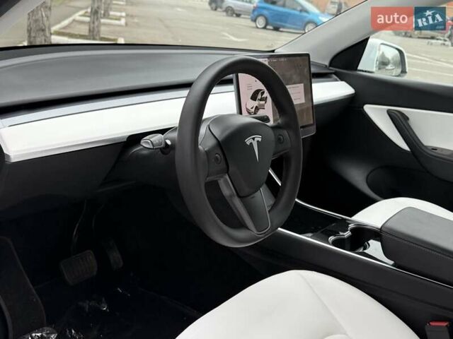 Білий Тесла Model Y, об'ємом двигуна 0 л та пробігом 111 тис. км за 23599 $, фото 17 на Automoto.ua