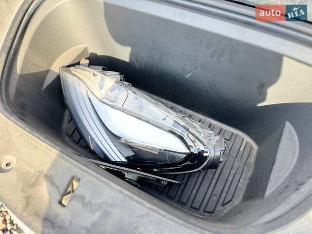 Білий Тесла Model Y, об'ємом двигуна 0 л та пробігом 70 тис. км за 14300 $, фото 10 на Automoto.ua