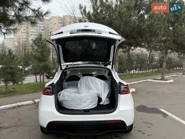 Білий Тесла Model Y, об'ємом двигуна 0 л та пробігом 111 тис. км за 23599 $, фото 15 на Automoto.ua