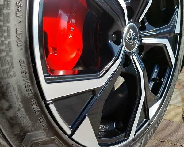 Белый Тесла Model Y, объемом двигателя 0 л и пробегом 113 тыс. км за 24700 $, фото 28 на Automoto.ua
