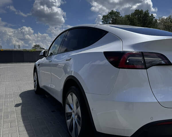Белый Тесла Model Y, объемом двигателя 0 л и пробегом 79 тыс. км за 26400 $, фото 14 на Automoto.ua