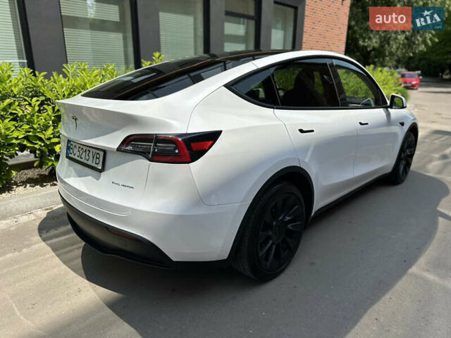 Белый Тесла Model Y, объемом двигателя 0 л и пробегом 53 тыс. км за 23500 $, фото 19 на Automoto.ua
