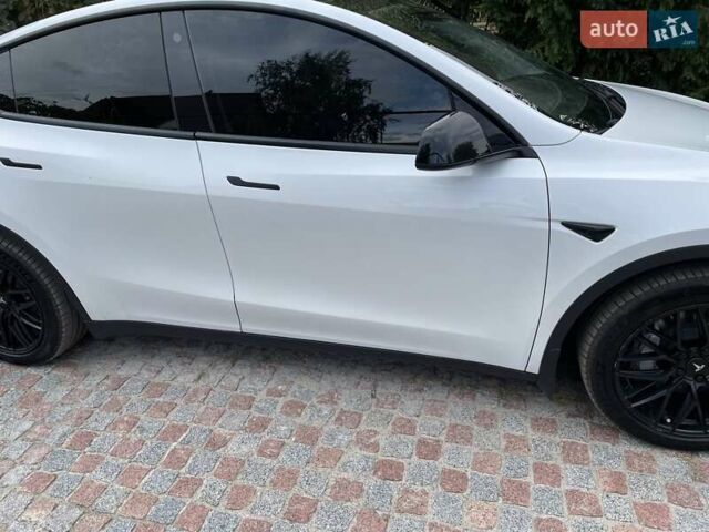 Білий Тесла Model Y, об'ємом двигуна 0 л та пробігом 79 тис. км за 25300 $, фото 3 на Automoto.ua