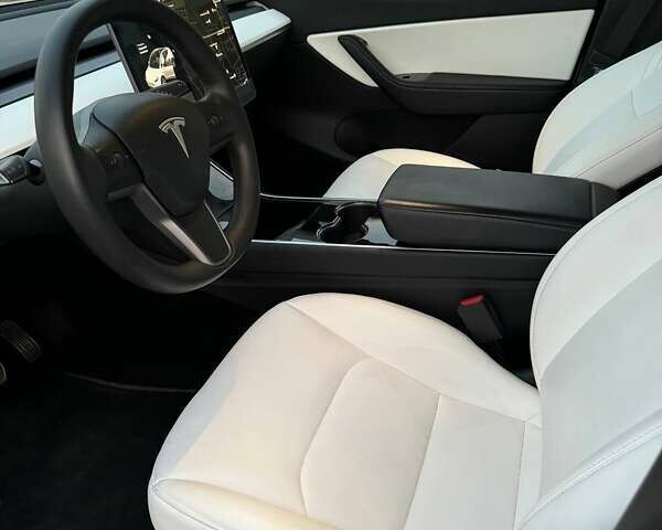 Белый Тесла Model Y, объемом двигателя 0 л и пробегом 146 тыс. км за 22500 $, фото 10 на Automoto.ua