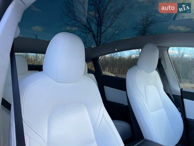 Белый Тесла Model Y, объемом двигателя 0 л и пробегом 30 тыс. км за 35000 $, фото 7 на Automoto.ua