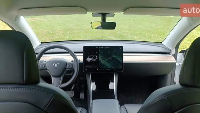 Белый Тесла Model Y, объемом двигателя 0 л и пробегом 60 тыс. км за 25999 $, фото 9 на Automoto.ua