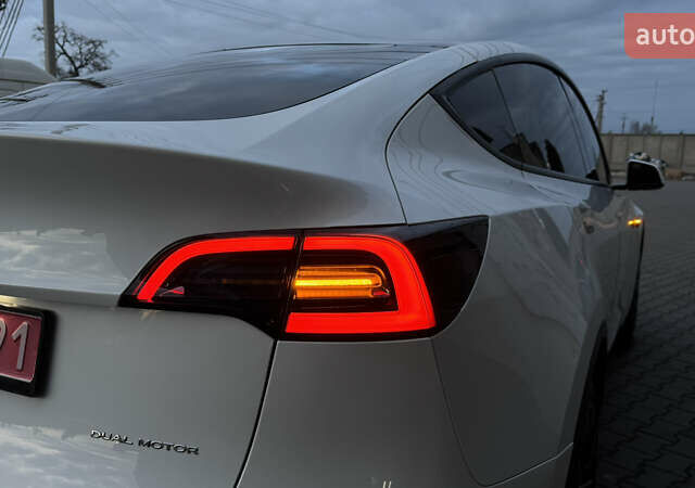 Білий Тесла Model Y, об'ємом двигуна 0 л та пробігом 187 тис. км за 18900 $, фото 39 на Automoto.ua