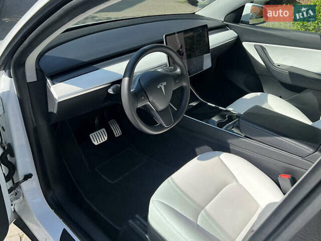 Білий Тесла Model Y, об'ємом двигуна 0 л та пробігом 77 тис. км за 21000 $, фото 12 на Automoto.ua