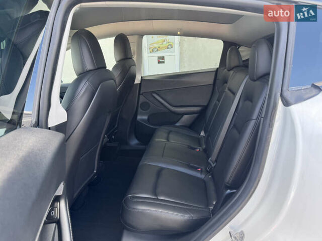 Белый Тесла Model Y, объемом двигателя 0 л и пробегом 108 тыс. км за 21300 $, фото 30 на Automoto.ua