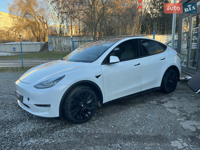 Белый Тесла Model Y, объемом двигателя 0 л и пробегом 55 тыс. км за 23490 $, фото 2 на Automoto.ua