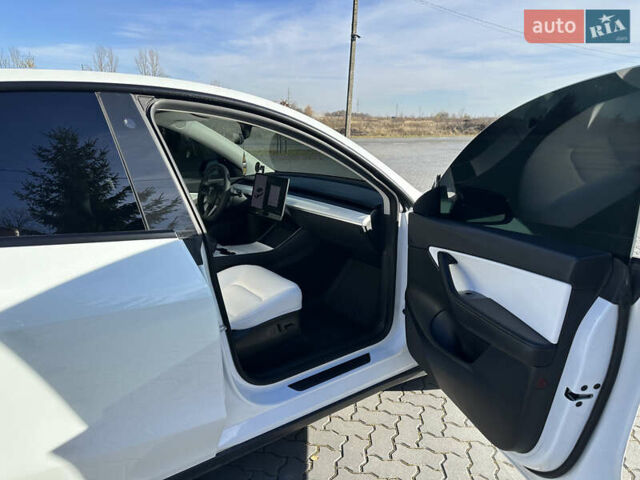 Белый Тесла Model Y, объемом двигателя 0 л и пробегом 85 тыс. км за 22900 $, фото 12 на Automoto.ua