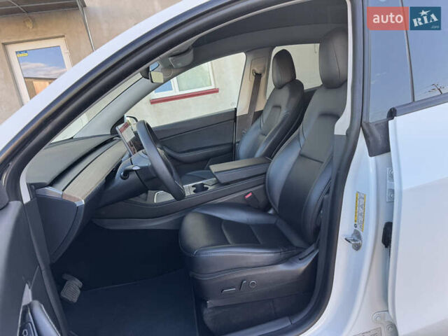 Белый Тесла Model Y, объемом двигателя 0 л и пробегом 110 тыс. км за 21500 $, фото 17 на Automoto.ua