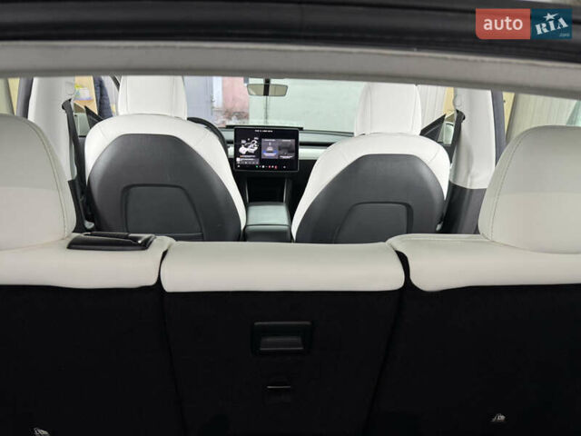 Белый Тесла Model Y, объемом двигателя 0 л и пробегом 120 тыс. км за 20500 $, фото 20 на Automoto.ua