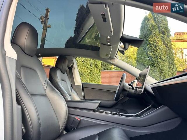 Белый Тесла Model Y, объемом двигателя 0 л и пробегом 110 тыс. км за 21700 $, фото 13 на Automoto.ua