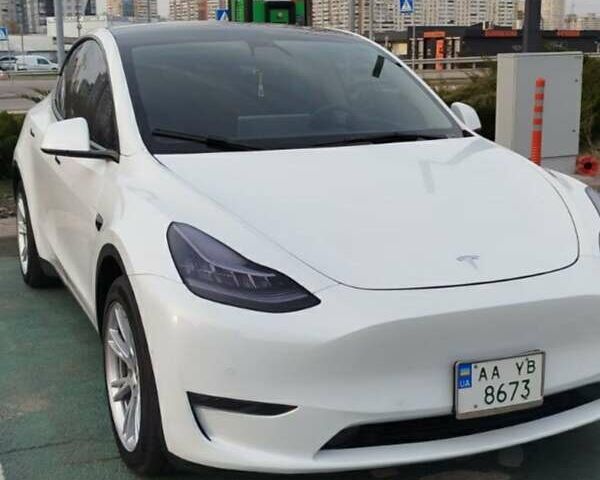 Белый Тесла Model Y, объемом двигателя 0 л и пробегом 98 тыс. км за 23900 $, фото 1 на Automoto.ua